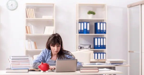 How Online College Can Be More Affordable Than a Traditional Degree