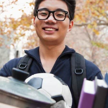 College Dorm Checklist: Full List and Advice for Parents of Incoming Freshmen