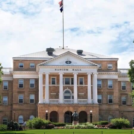 Guide to Big 10 Colleges: Comparing Academics, Admissions and Cost