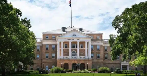 Guide to Big 10 Colleges: Comparing Academics, Admissions and Cost